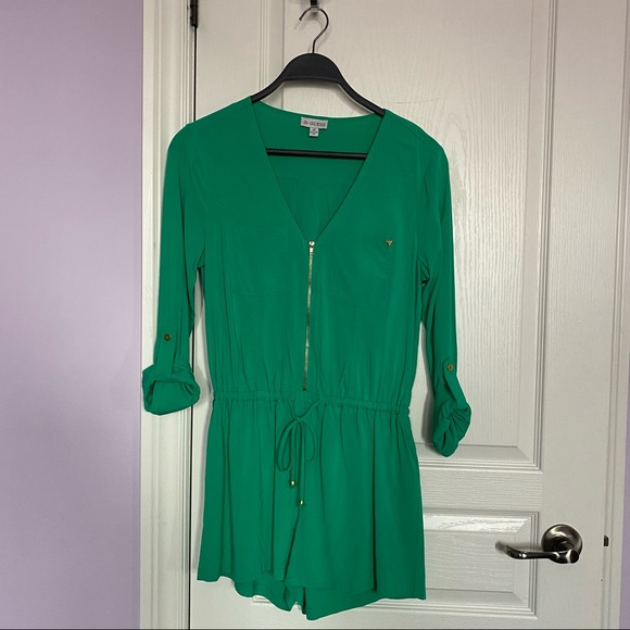 Vintage Green romper with gold accents from Guess - Picture 1 of 4